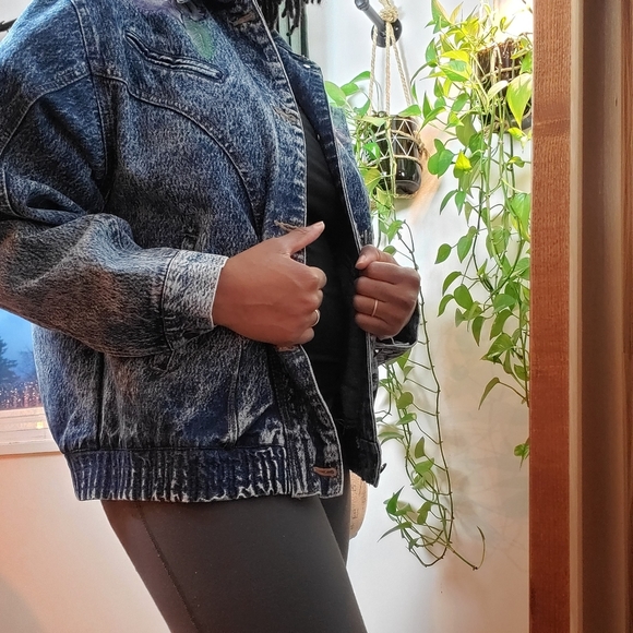 RARE  | Vintage Roglins Acid Wash Bomber Jean Jacket Glitter florals (Size M) - Picture 13 of 16